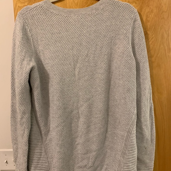 Vineyard Vines Women’s Sweater - Picture 3 of 3